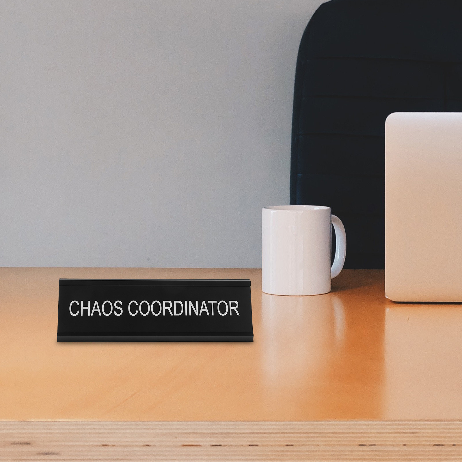 Desk Name Plate - L-vormige aluminium bureauplaat Chaos Coördinator kantoornaambord