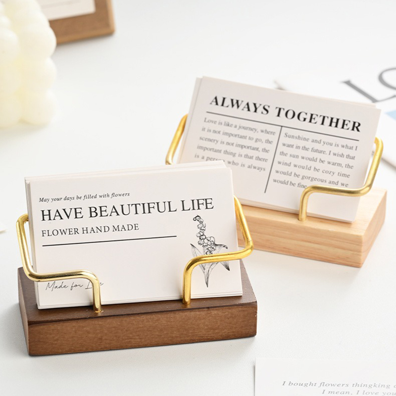 Houten visitekaartjeshouder Me - Desk Name Plate recensie en prijs